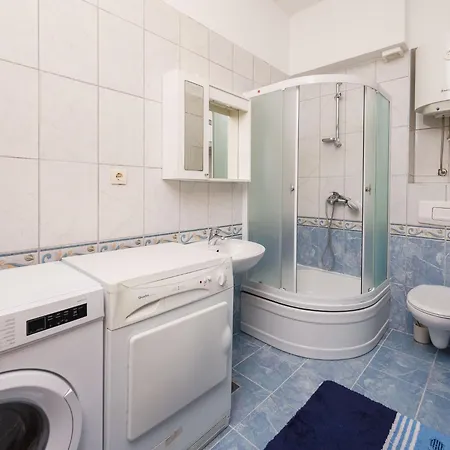 Apartment Dc Makarska