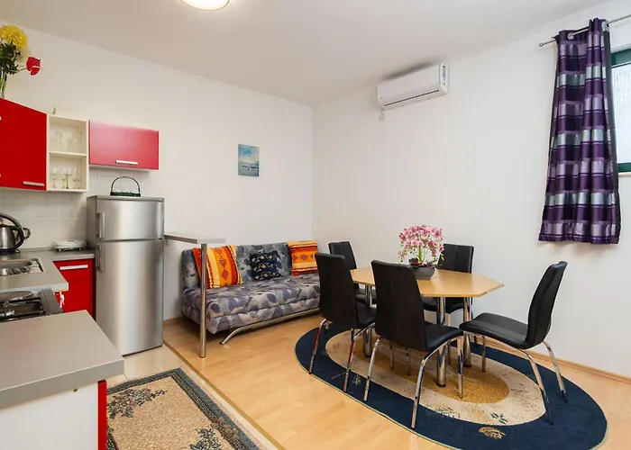 Apartment Dc Makarska